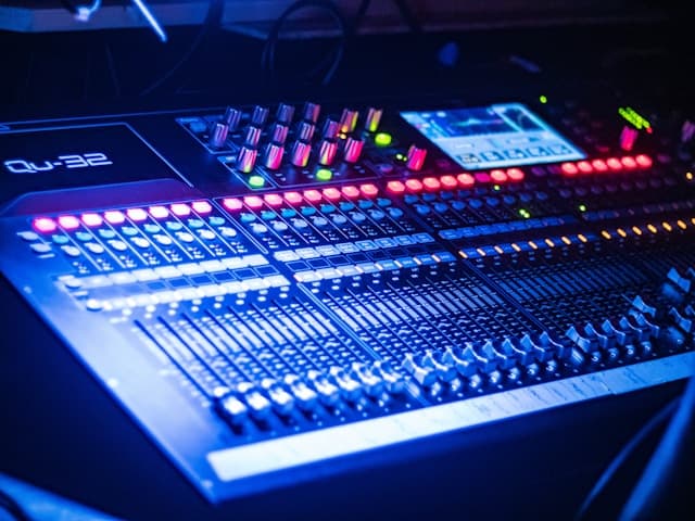 How to Mix Beats Like a Pro - Essential Mixing Techniques for Producers
